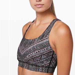 EUC Lululemon Energy Bra Tribal Pace White Black Size 8 with Pads